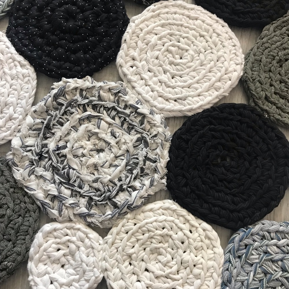 Decorative Rug. NWOT. - Picture 2 of 7